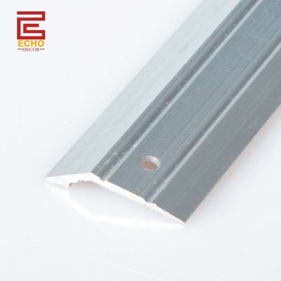 Pavimenti inclinati non scivolosi con strisce di transizione da piastrelle a pavimenti laminati 35 mm 40 mm