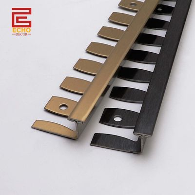 Strette di transizione per pavimenti flessibili a curva metallica per pavimenti in piastrelle o in legno laminato