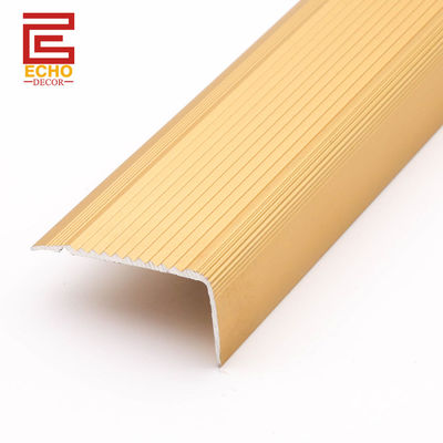 Anti-slip Scale Nose Trim Molding L forma Scale Striscia di soglia
