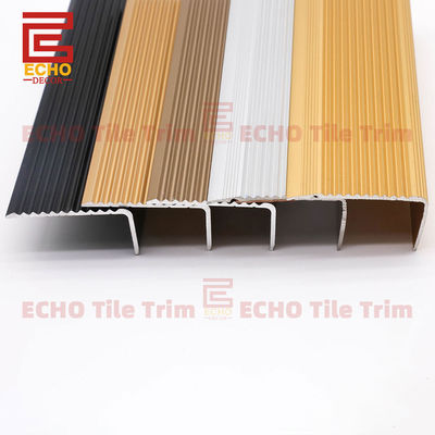 Decorativo Scalino nero in metallo con taglio antiscivolo Vinyl Stair Nose Molding