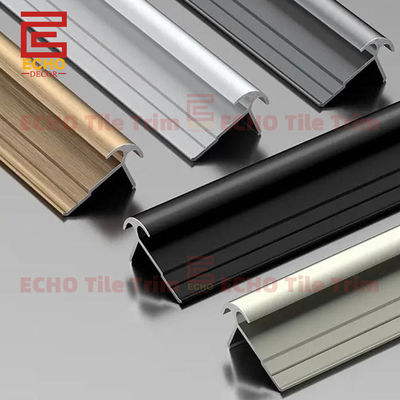 Profilo angolare esterno in alluminio cromato per pannelli a parete e bordatura 8mm